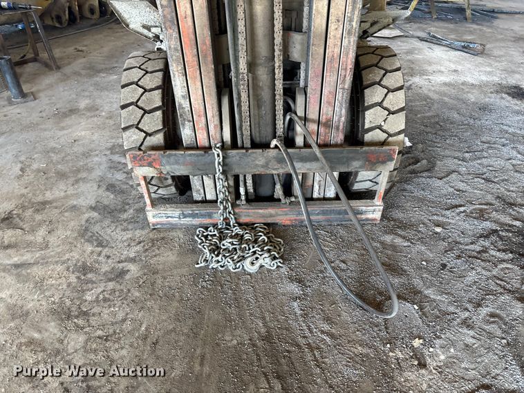 image for item FC5653 Nissan EH02A25V forklift