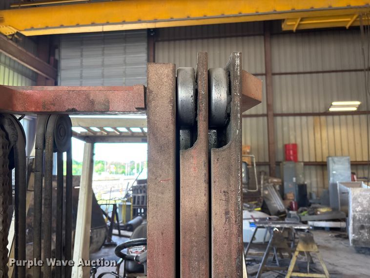 image for item FC5653 Nissan EH02A25V forklift