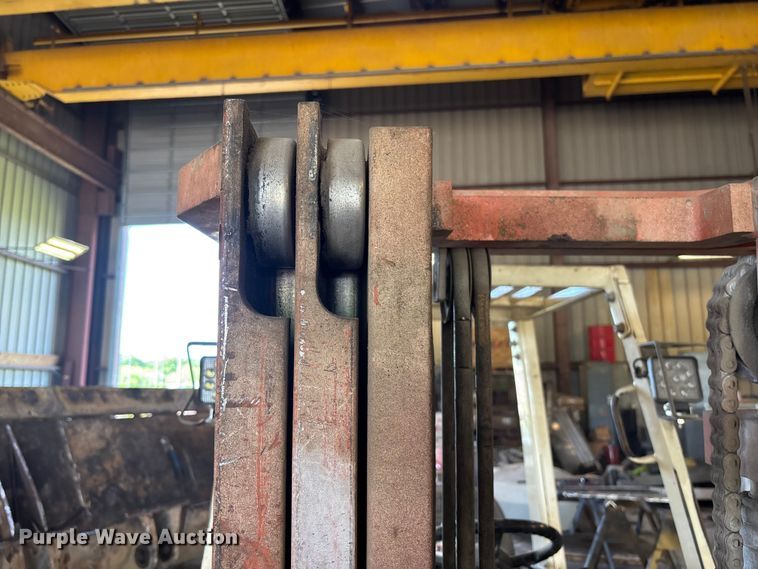 image for item FC5653 Nissan EH02A25V forklift