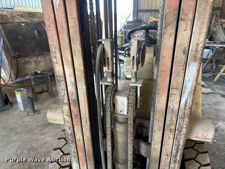 image for item FC5653 Nissan EH02A25V forklift