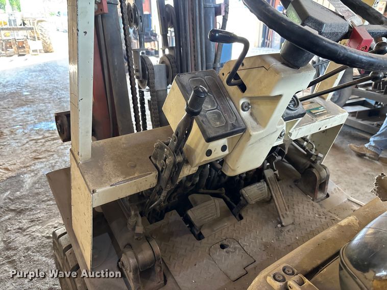 image for item FC5653 Nissan EH02A25V forklift