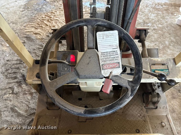 image for item FC5653 Nissan EH02A25V forklift