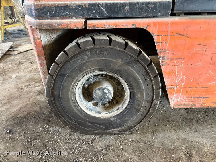 image for item FC5653 Nissan EH02A25V forklift
