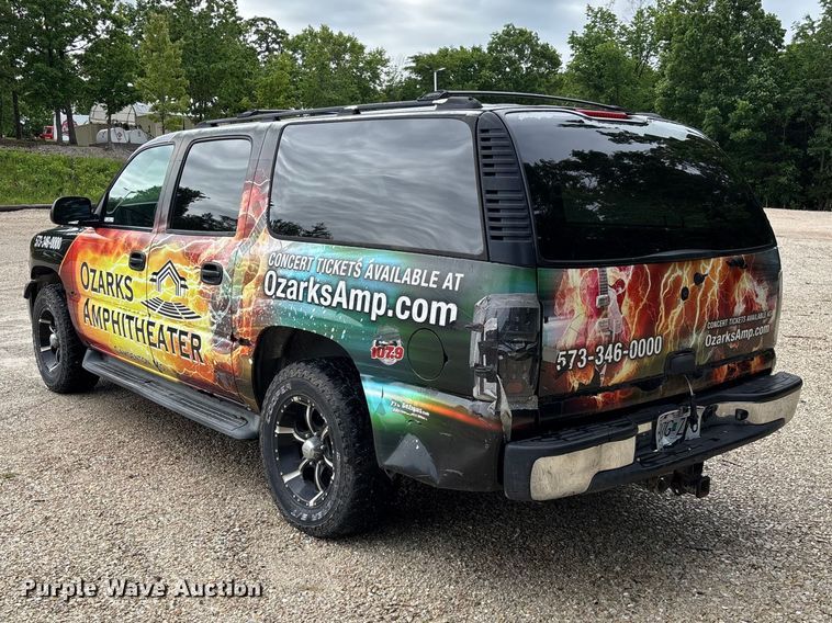 image for item FC5672 2005 Chevrolet Suburban 1500 SUV