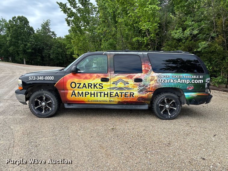 image for item FC5672 2005 Chevrolet Suburban 1500 SUV