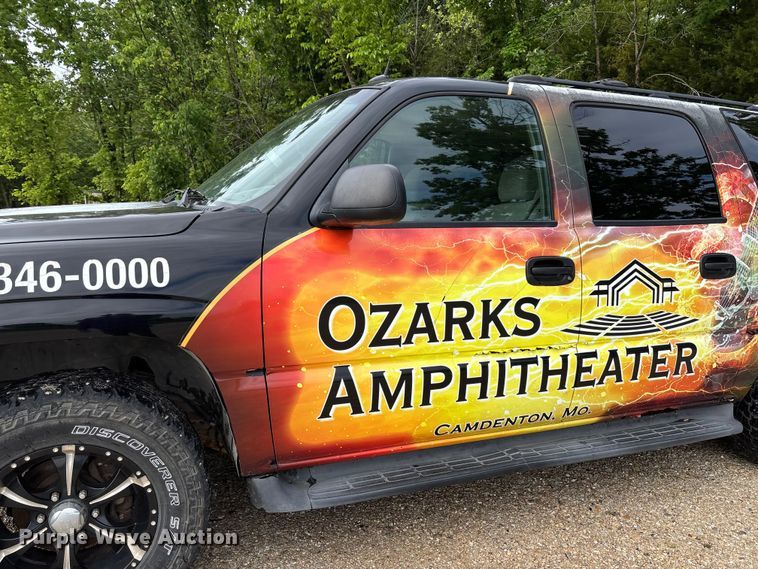 image for item FC5672 2005 Chevrolet Suburban 1500 SUV