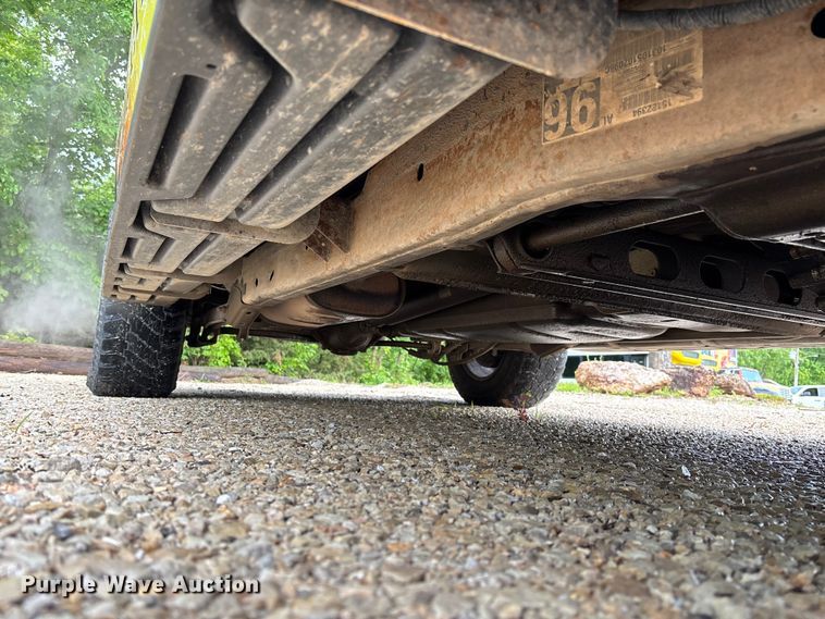 image for item FC5672 2005 Chevrolet Suburban 1500 SUV