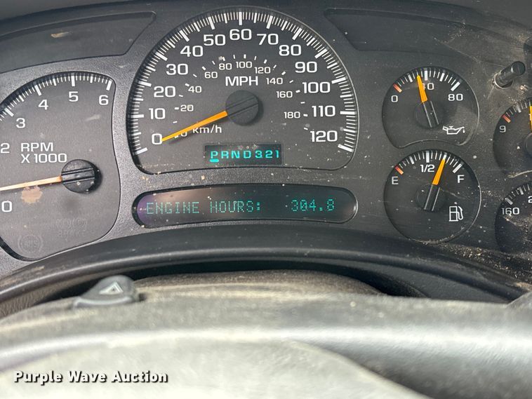 image for item FC5672 2005 Chevrolet Suburban 1500 SUV