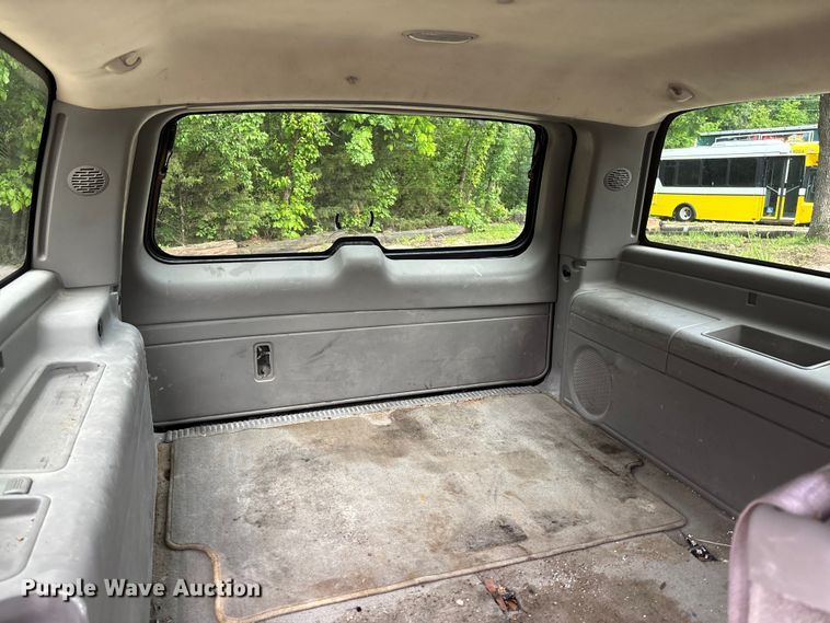 image for item FC5672 2005 Chevrolet Suburban 1500 SUV