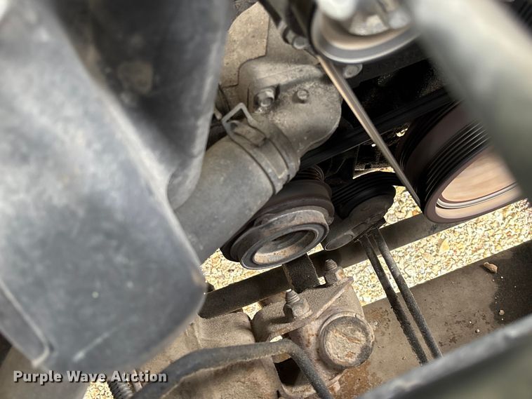 image for item FC5672 2005 Chevrolet Suburban 1500 SUV