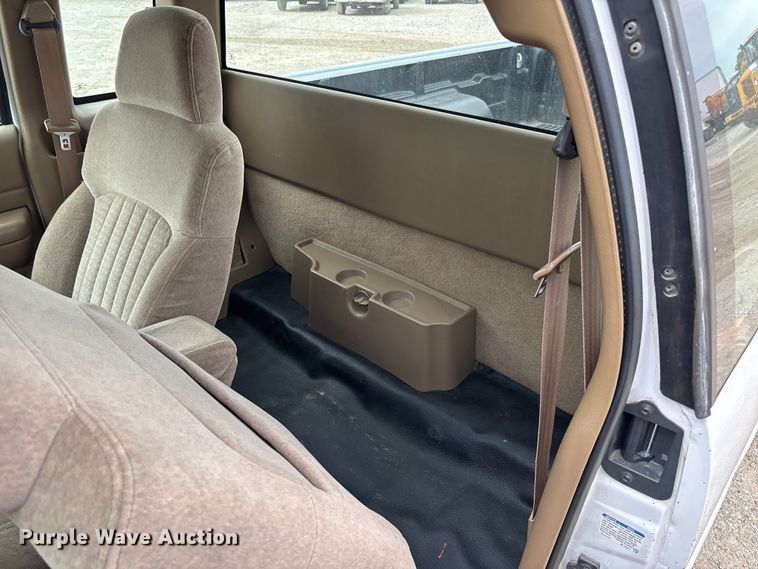 image for item FC5708 2001 Chevrolet S-10 Ext. Cab pickup truck