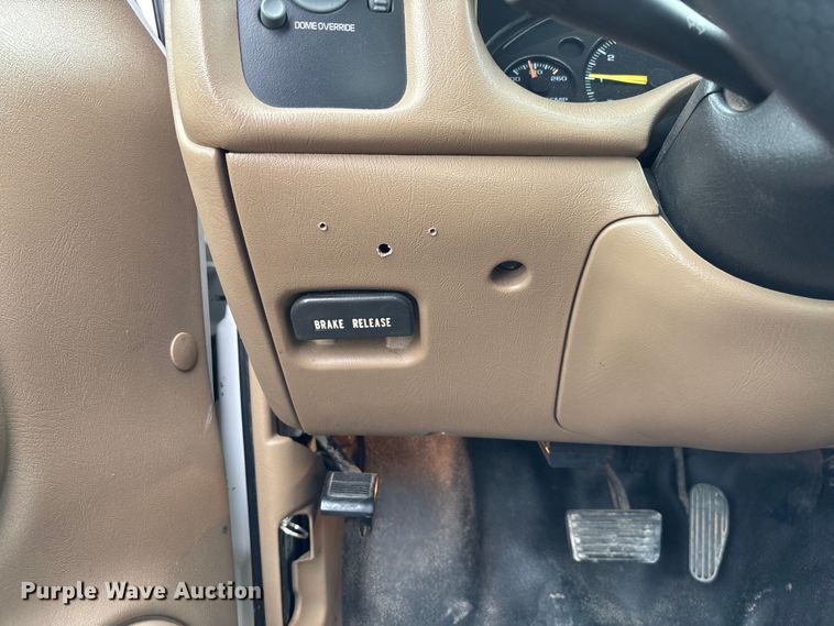 image for item FC5708 2001 Chevrolet S-10 Ext. Cab pickup truck