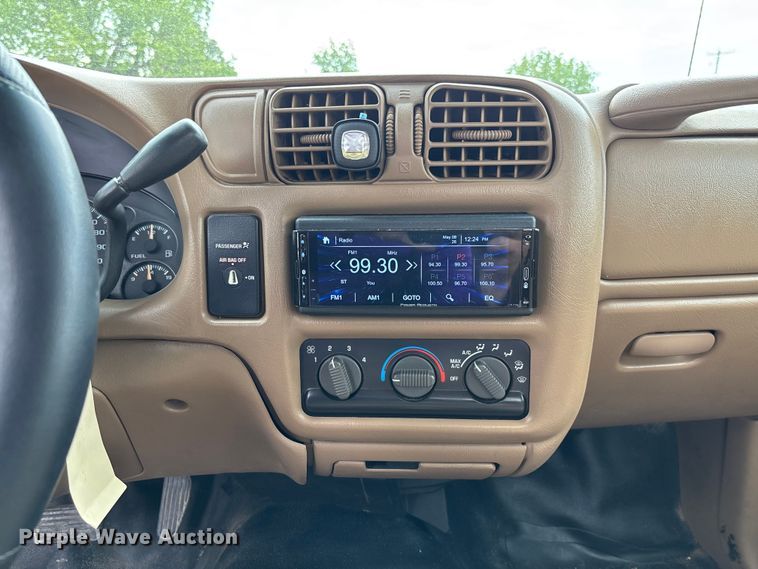 image for item FC5708 2001 Chevrolet S-10 Ext. Cab pickup truck