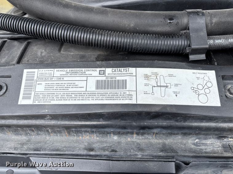 image for item FC5708 2001 Chevrolet S-10 Ext. Cab pickup truck
