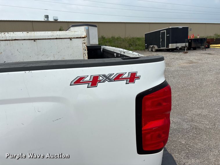 image for item FG0316 2015 Chevrolet Silverado 2500HD Ext. Cab pickup truck