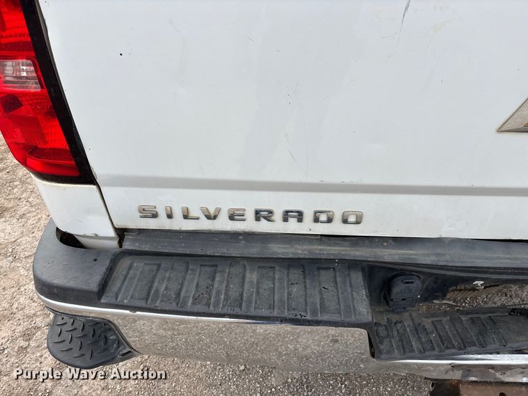 image for item FG0316 2015 Chevrolet Silverado 2500HD Ext. Cab pickup truck
