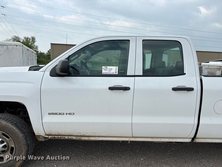 image for item FG0316 2015 Chevrolet Silverado 2500HD Ext. Cab pickup truck