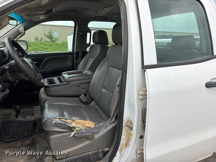 image for item FG0316 2015 Chevrolet Silverado 2500HD Ext. Cab pickup truck