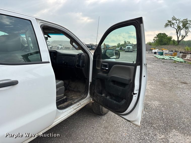 image for item FG0316 2015 Chevrolet Silverado 2500HD Ext. Cab pickup truck