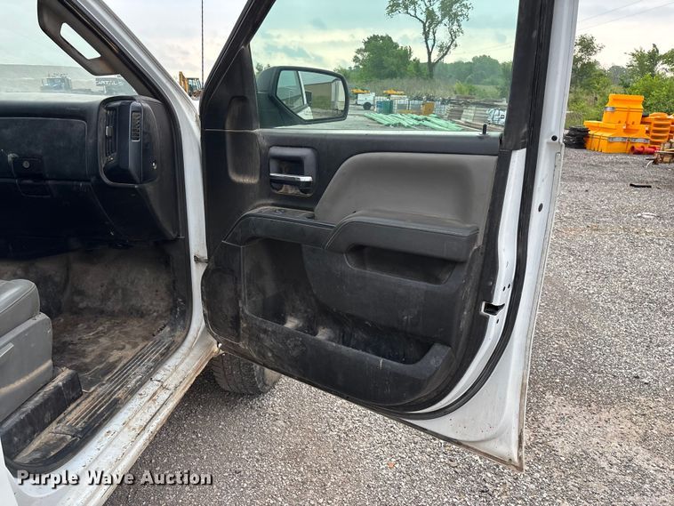 image for item FG0316 2015 Chevrolet Silverado 2500HD Ext. Cab pickup truck