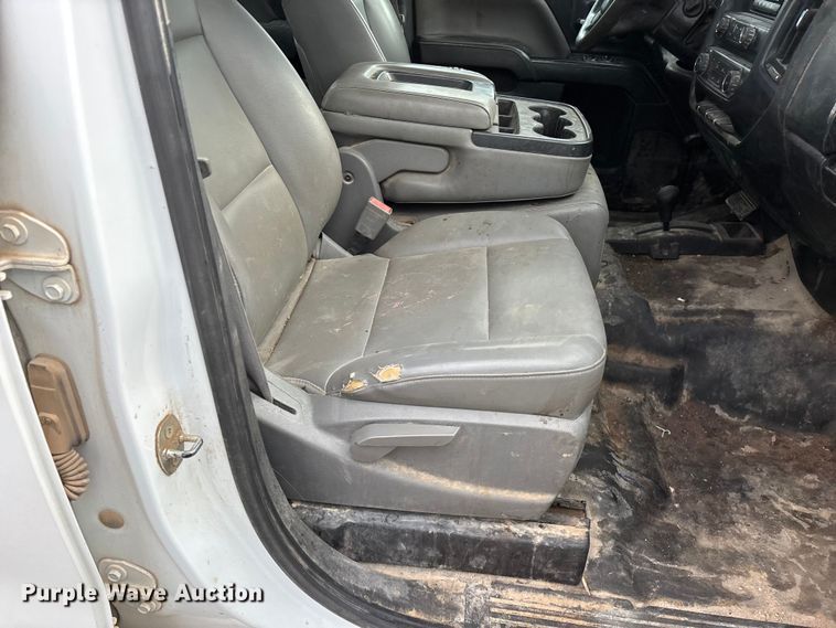 image for item FG0316 2015 Chevrolet Silverado 2500HD Ext. Cab pickup truck
