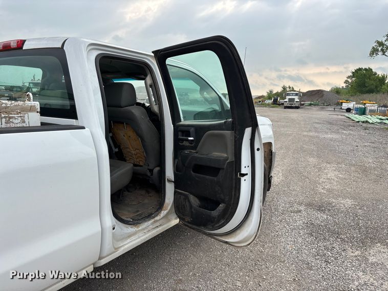 image for item FG0316 2015 Chevrolet Silverado 2500HD Ext. Cab pickup truck