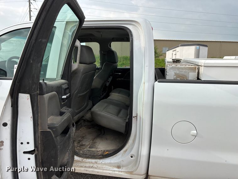 image for item FG0316 2015 Chevrolet Silverado 2500HD Ext. Cab pickup truck