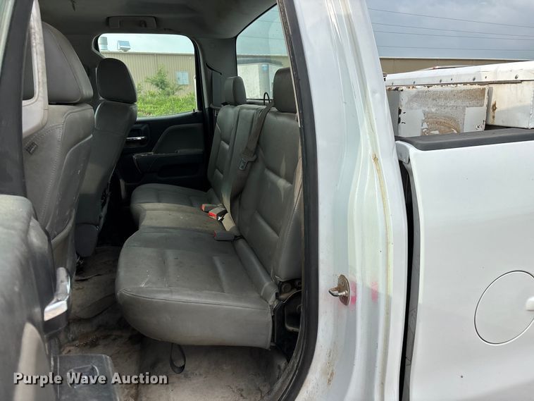image for item FG0316 2015 Chevrolet Silverado 2500HD Ext. Cab pickup truck