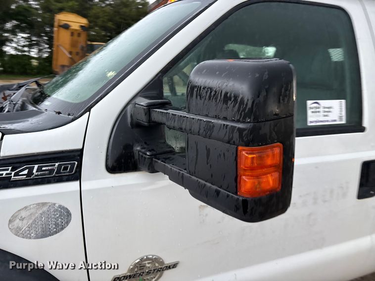 image for item FG0333 2013 Ford F450 Super Duty XL Crew Cab flatbed truck