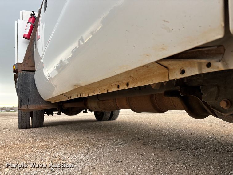 image for item FG0333 2013 Ford F450 Super Duty XL Crew Cab flatbed truck