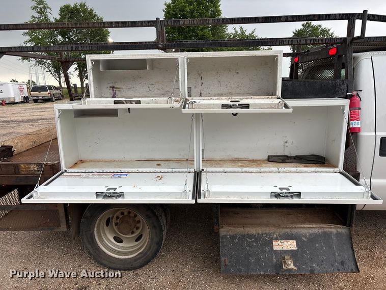 image for item FG0333 2013 Ford F450 Super Duty XL Crew Cab flatbed truck