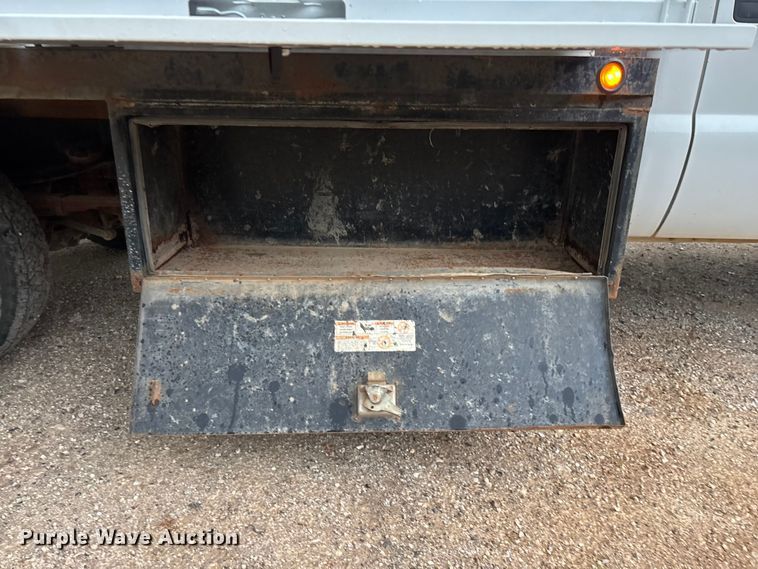 image for item FG0333 2013 Ford F450 Super Duty XL Crew Cab flatbed truck