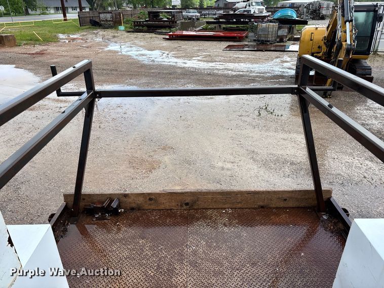 image for item FG0333 2013 Ford F450 Super Duty XL Crew Cab flatbed truck