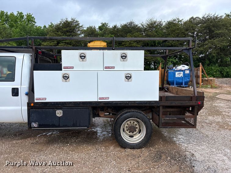image for item FG0333 2013 Ford F450 Super Duty XL Crew Cab flatbed truck