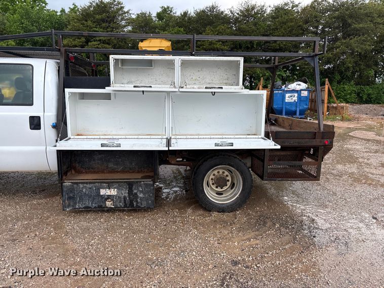 image for item FG0333 2013 Ford F450 Super Duty XL Crew Cab flatbed truck