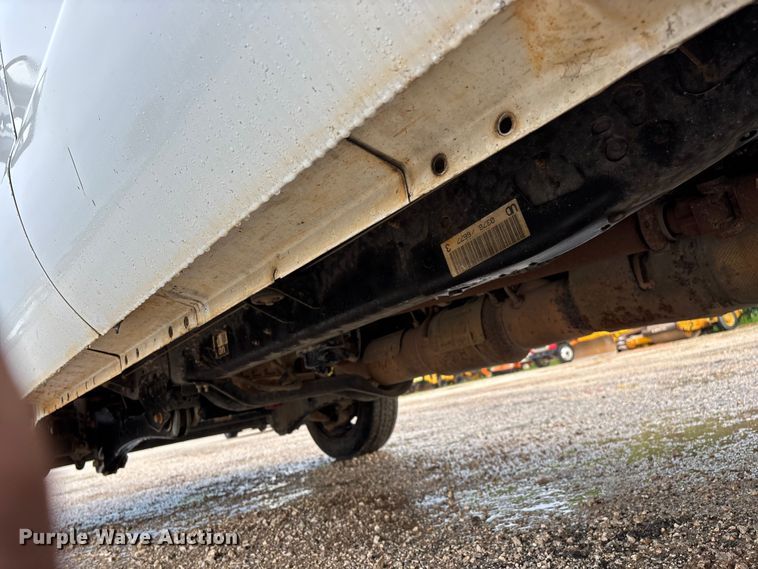 image for item FG0333 2013 Ford F450 Super Duty XL Crew Cab flatbed truck
