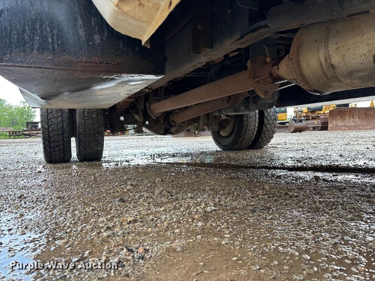 image for item FG0333 2013 Ford F450 Super Duty XL Crew Cab flatbed truck