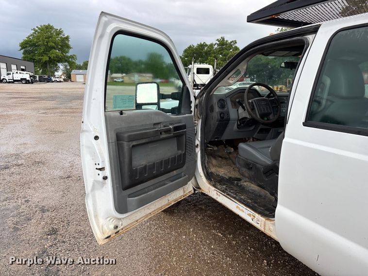 image for item FG0333 2013 Ford F450 Super Duty XL Crew Cab flatbed truck