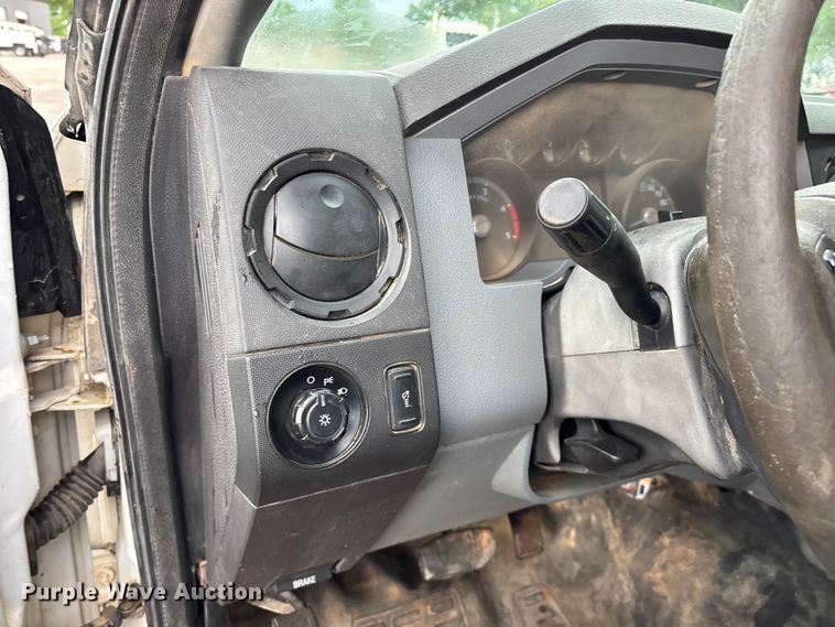 image for item FG0333 2013 Ford F450 Super Duty XL Crew Cab flatbed truck
