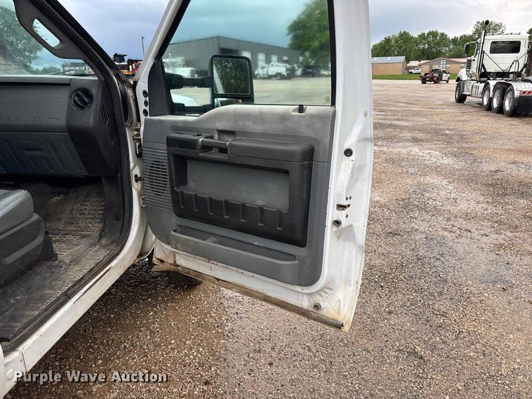 image for item FG0333 2013 Ford F450 Super Duty XL Crew Cab flatbed truck