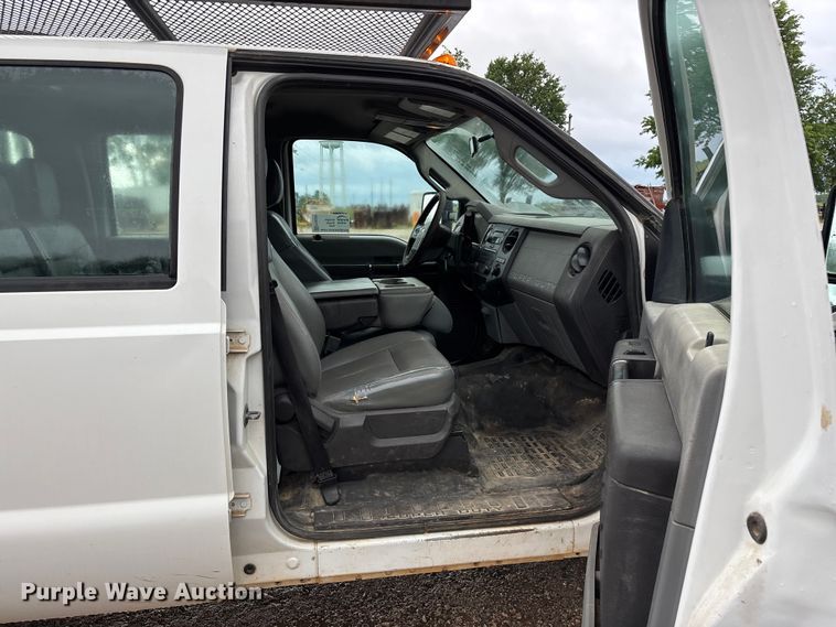 image for item FG0333 2013 Ford F450 Super Duty XL Crew Cab flatbed truck