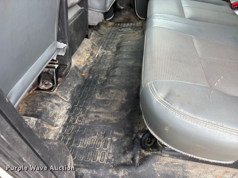 image for item FG0333 2013 Ford F450 Super Duty XL Crew Cab flatbed truck