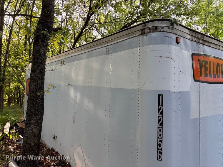 image for item FG0343 2001 Fruehuaf dry van trailer