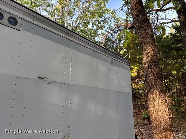 image for item FG0343 2001 Fruehuaf dry van trailer
