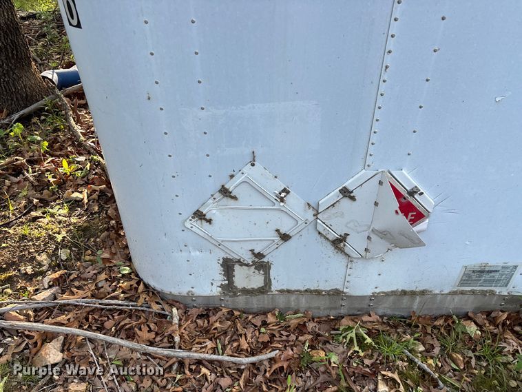 image for item FG0343 2001 Fruehuaf dry van trailer