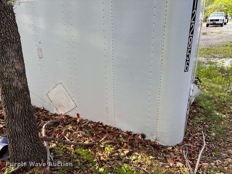 image for item FG0343 2001 Fruehuaf dry van trailer