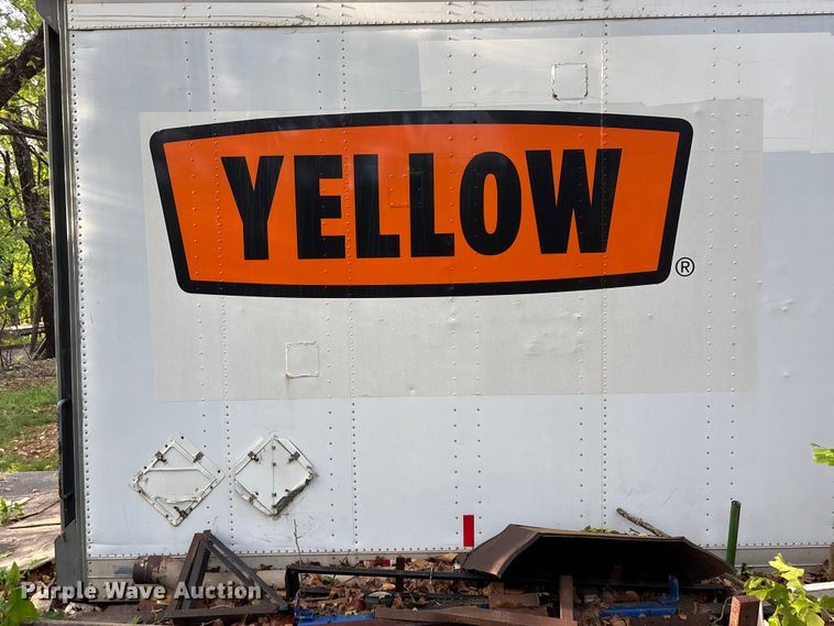 image for item FG0343 2001 Fruehuaf dry van trailer