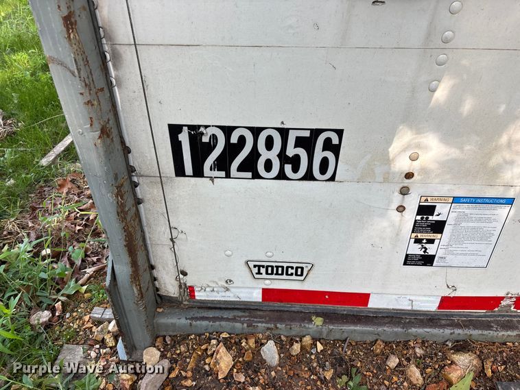 image for item FG0343 2001 Fruehuaf dry van trailer