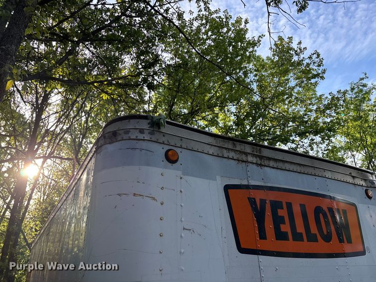 image for item FG0343 2001 Fruehuaf dry van trailer