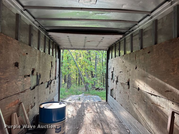 image for item FG0343 2001 Fruehuaf dry van trailer